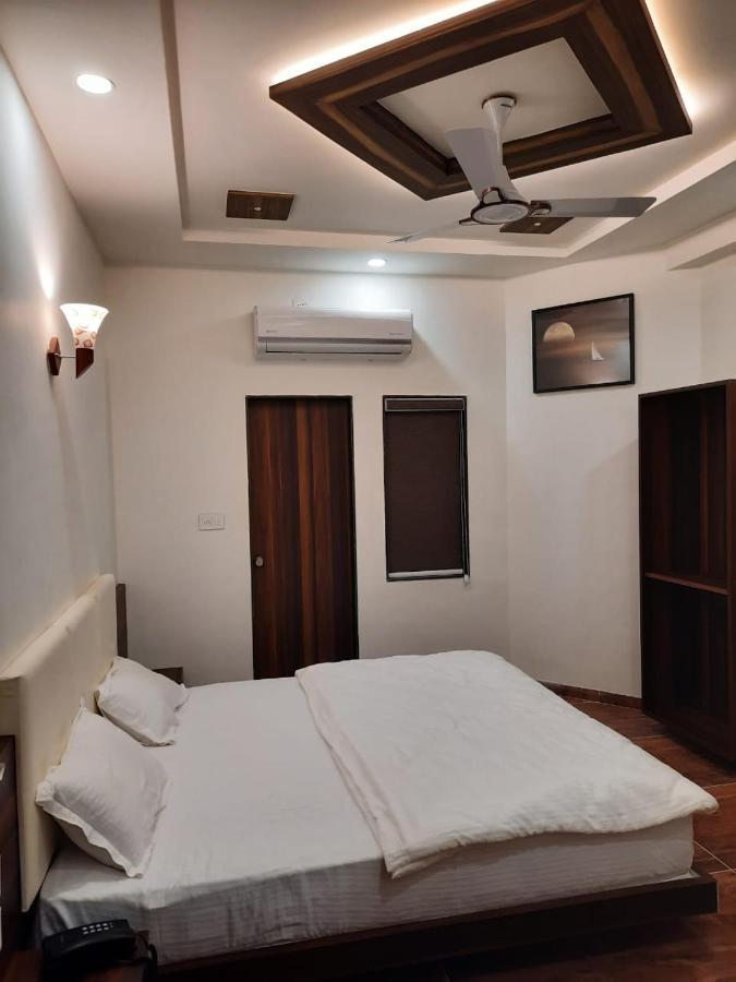 Hotel The Grand Shiva Gondal ภายนอก รูปภาพ