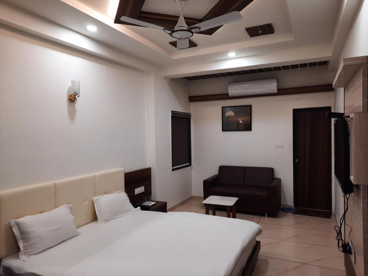 Hotel The Grand Shiva Gondal ภายนอก รูปภาพ
