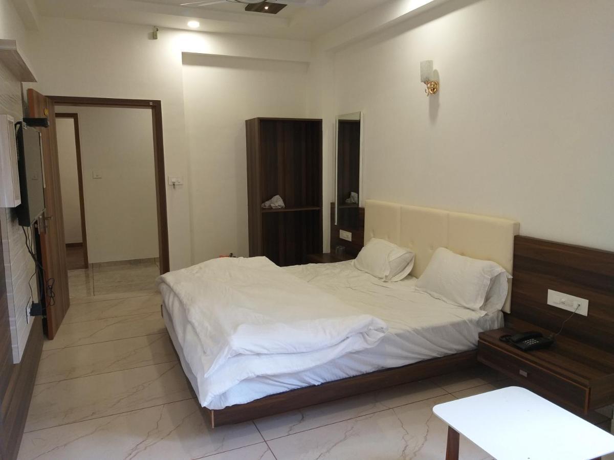 Hotel The Grand Shiva Gondal ภายนอก รูปภาพ
